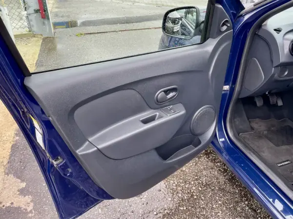 Dacia Sandero 2019 - 10500 EUR, 53499 km - AUTO.MOTO.pt - 53499km - foto 8 de 26