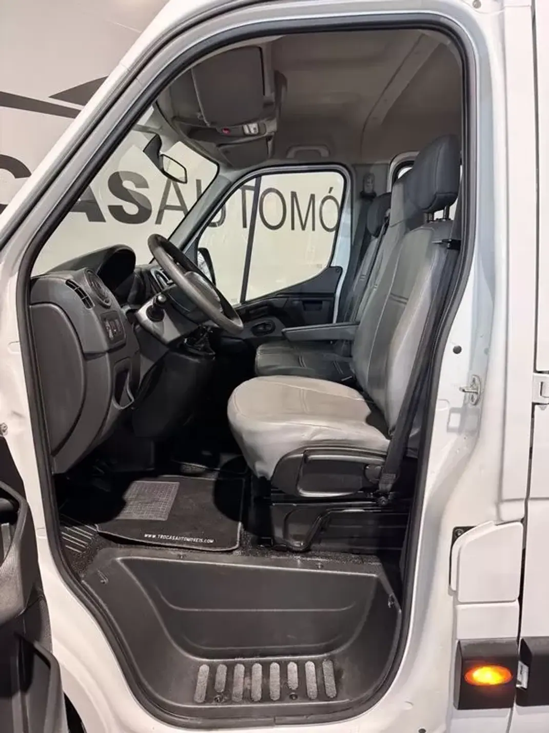Renault Master 2019 - 18490 EUR, 264950 km - 264950km - foto 34 de 38