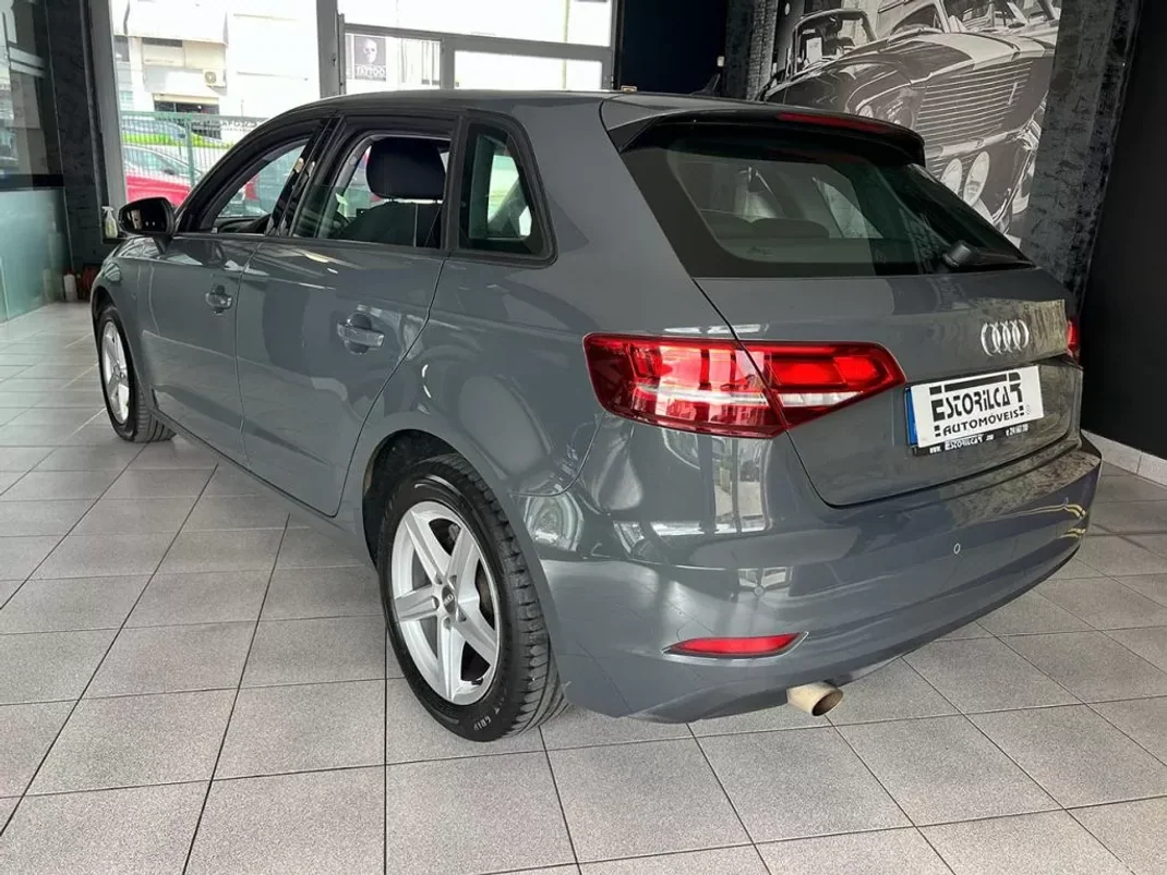 Audi A3 Sportback 2019 - 17900 EUR, 104914 km - AUTO.MOTO.pt - 104914km - foto 3 de 21