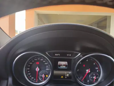 Mercedes-Benz GLA 200 2018 - 26990 EUR, 102000 km - AUTO.MOTO.pt - 102000km - foto 7 de 15