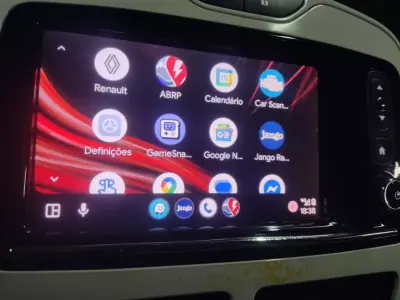 Renault Zoe 2019 - 10950 EUR, 82000 km - AUTO.MOTO.pt - 82000km - foto 6 de 18