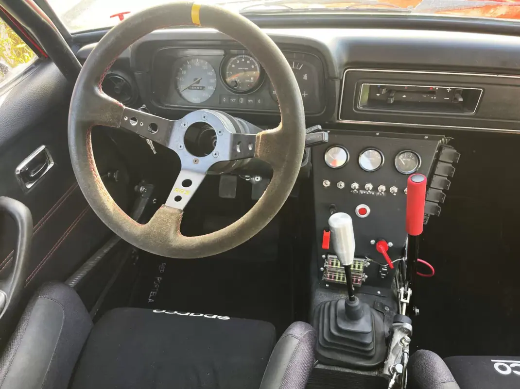 Ford Escort 1976 - 27990 EUR, 15686 km - AUTO.MOTO.pt - 15686km - foto 13 de 22