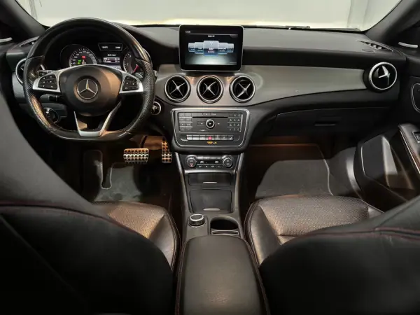 Mercedes-Benz CLA 220 2015 - 20990 EUR, 164000 km - AUTO.MOTO.pt - 164000km - foto 11 de 23