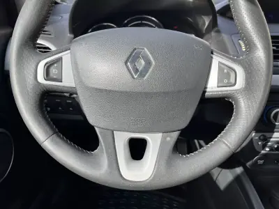 Renault Mégane Sport Tourer 2012 - 6950 EUR, 227000 km - AUTO.MOTO.pt - 227000km - foto 12 de 36