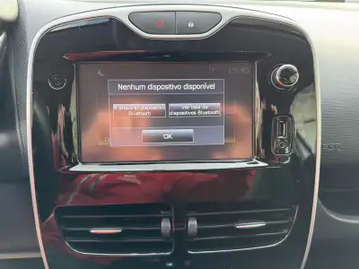 Renault Clio Sport Tourer 2015 - 8750 EUR, 190000 km - AUTO.MOTO.pt - 190000km - foto 12 de 35