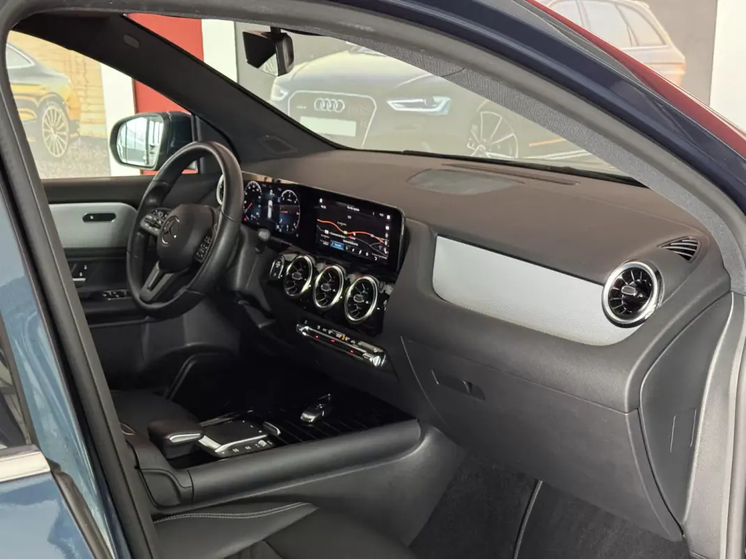 Mercedes-Benz GLA 180 2022 - 35990 EUR, 98845 km - AUTO.MOTO.pt - 98845km - foto 14 de 22