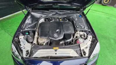 Mercedes-Benz C 300e 2021 - 21500 EUR, 165000 km - AUTO.MOTO.pt - 165000km - foto 22 de 41