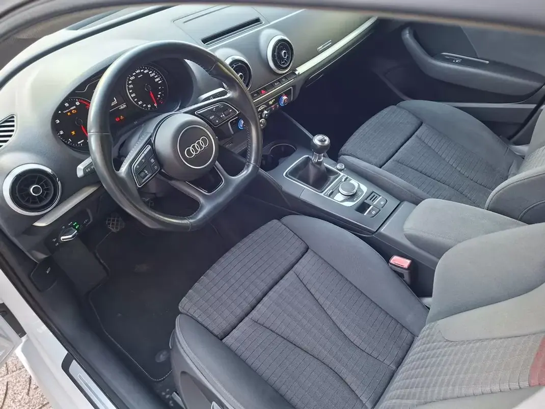 Audi A3 Sportback 2019 - 18500 EUR, 98000 km - 98000km - foto 22 de 28