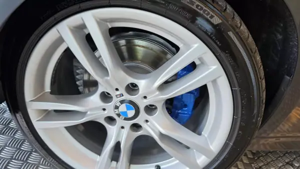 BMW 318 2013 - 18900 EUR, 160296 km - AUTO.MOTO.pt - 160296km - foto 32 de 59