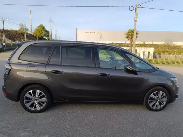 Citroën C4 Picasso 2016 - 13500 EUR, 148000 km - AUTO.MOTO.pt - 148000km - foto 5 de 28