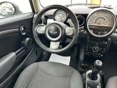 MINI One 2011 - 8700 EUR, 220000 km - AUTO.MOTO.pt - 220000km - foto 24 de 31