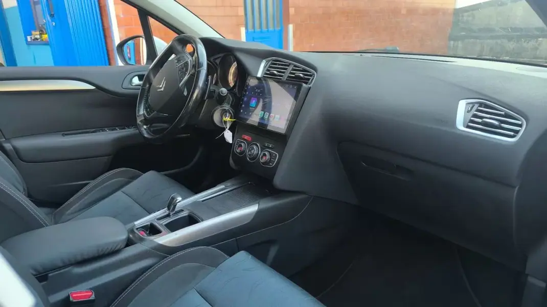Citroën C4 2012 - 8900 EUR, 180000 km - AUTO.MOTO.pt - 180000km - foto 4 de 24