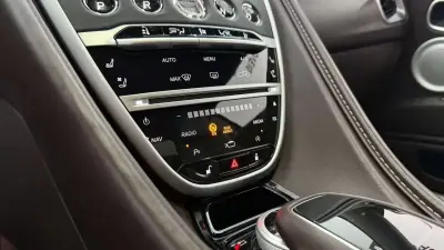 Aston Martin DB11 Coupé 2020 - 149990 EUR, 48409 km - 48409km - foto 34 de 38