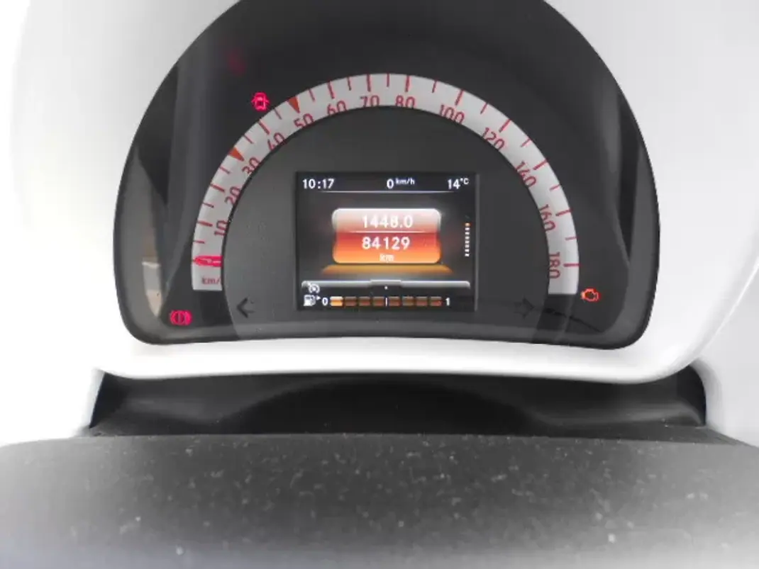Smart ForFour 2015 - 8750 EUR, 84129 km - AUTO.MOTO.pt - 84129km - foto 11 de 12