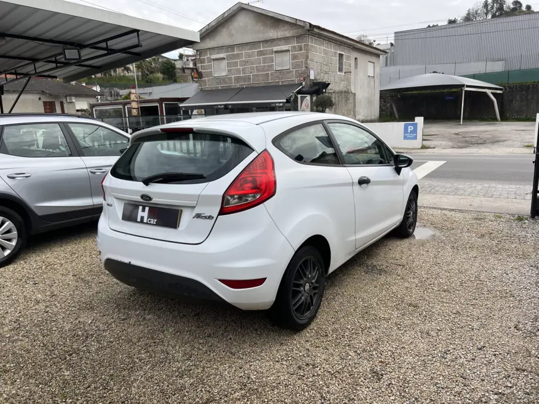 Ford Fiesta 1.4 TDCI 2010 - 4250 EUR, 260000 km - AUTO.MOTO.pt - 260000km - foto 5 de 16
