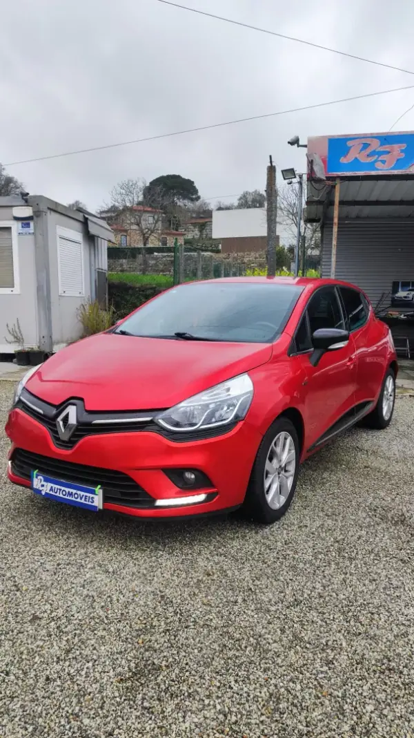 Renault Clio 2019 - 11898 EUR, 116998 km - AUTO.MOTO.pt - 116998km - foto 2 de 14