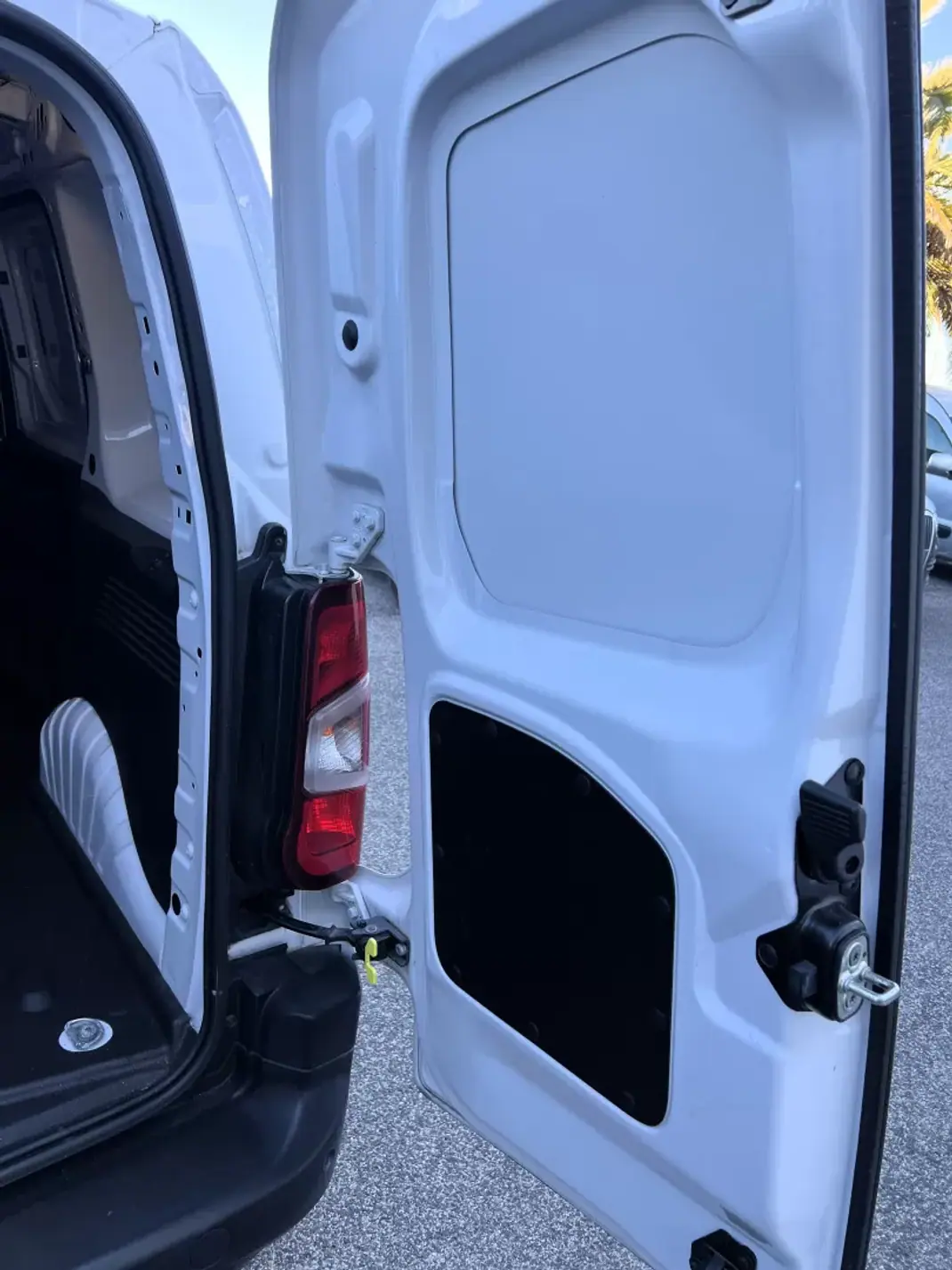 Citroën 2023 - 14999 EUR, 170703 km - AUTO.MOTO.pt - 170703km - foto 11 de 18