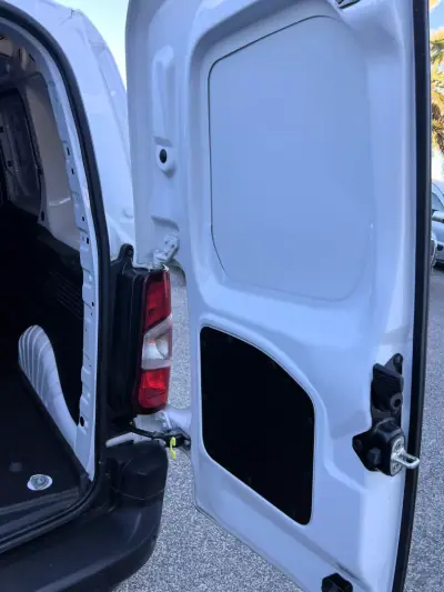 Citroën 2023 - 14999 EUR, 170703 km - AUTO.MOTO.pt - 170703km - foto 11 de 18