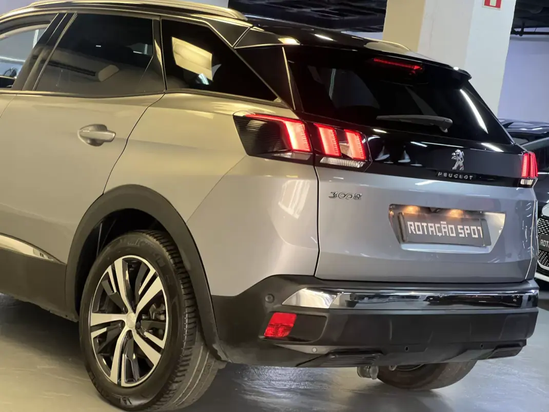 Peugeot 3008 2018 - 14990 EUR, 103000 km - 103000km - foto 30 de 35