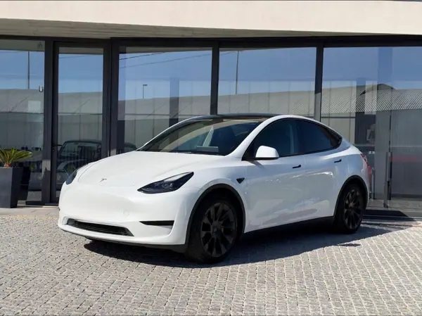 Tesla Model Y 2022 — foto 2 de 10