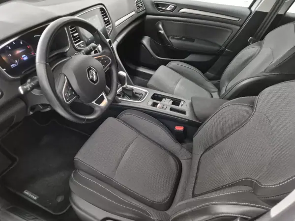 Renault Mégane Sport Tourer 2024 - 23500 EUR, 40782 km - AUTO.MOTO.pt - 40782km - foto 20 de 21