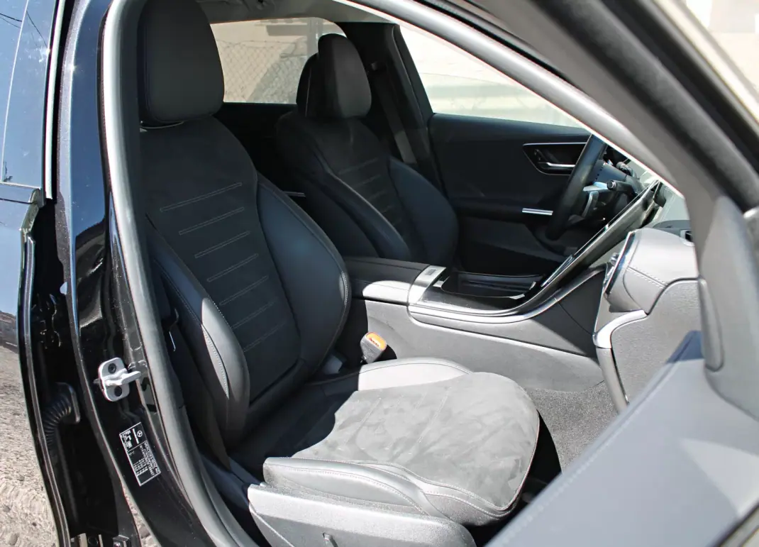 Mercedes-Benz C 300 2024 - 49990 EUR, 28094 km - AUTO.MOTO.pt - 28094km - foto 16 de 31