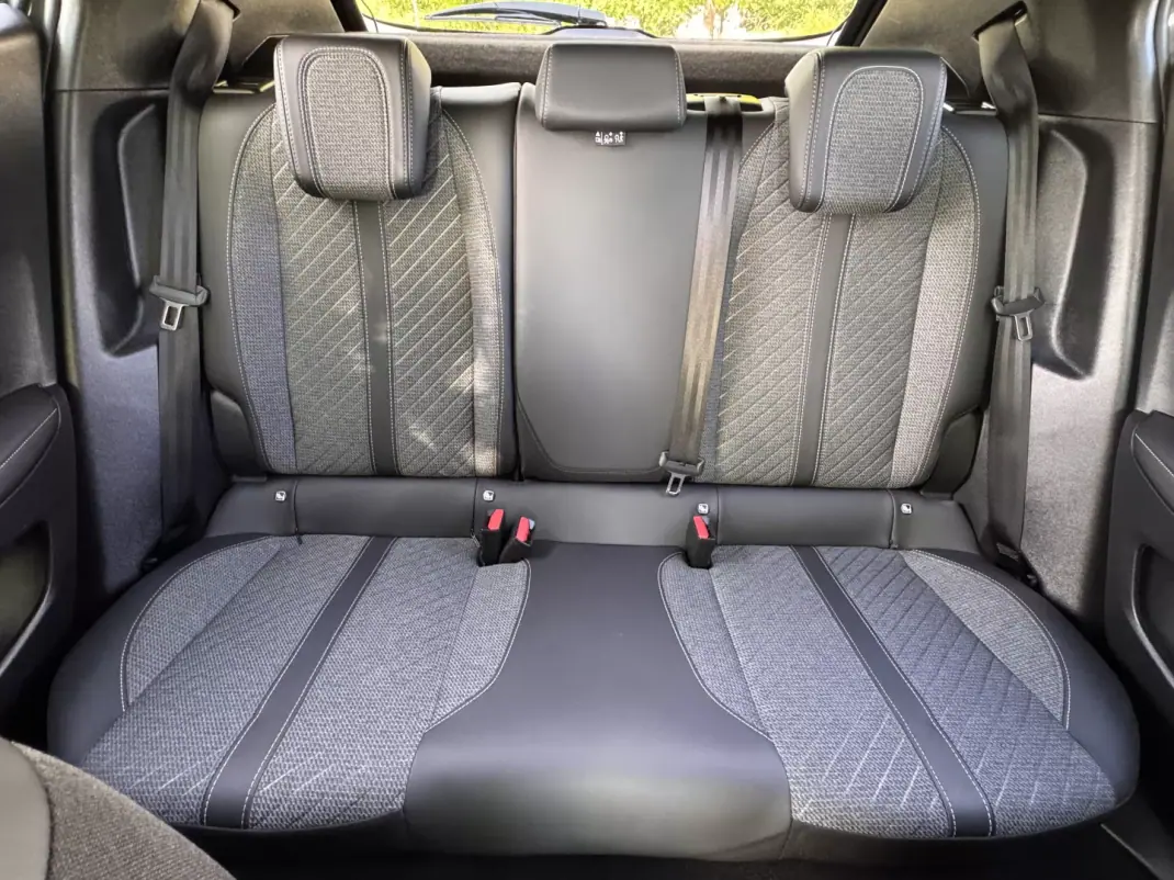 Peugeot 2008 2025 - 24900 EUR, 22017 km - AUTO.MOTO.pt - 22017km - foto 23 de 25