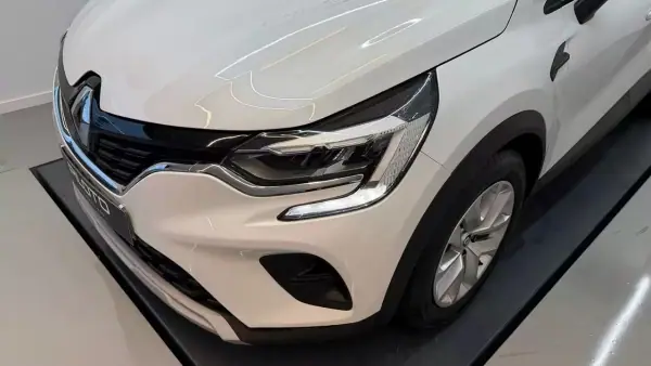 Renault Captur 2021 — foto 2 de 29