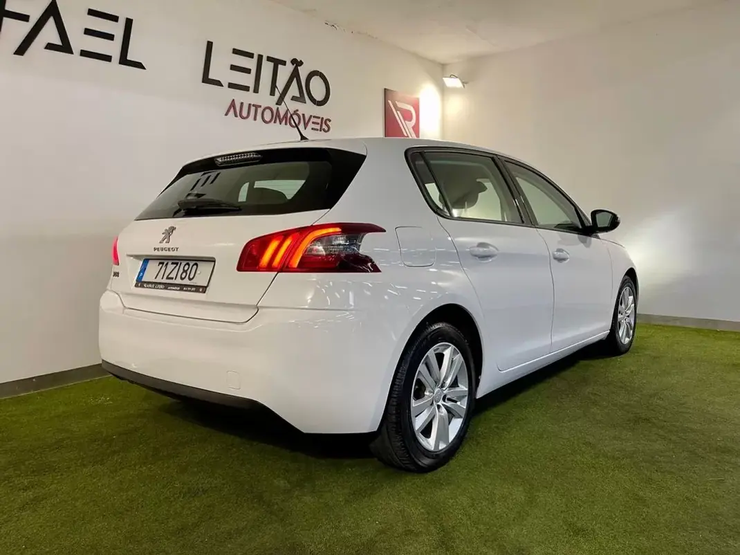 Peugeot 308 2019 - 11250 EUR, 107000 km - AUTO.MOTO.pt - 107000km - foto 6 de 27