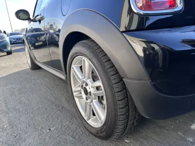 MINI Cooper 2012 - 10500 EUR, 210000 km - AUTO.MOTO.pt - 210000km - foto 10 de 40
