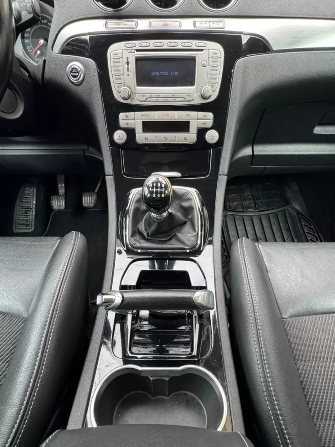 Ford S-Max 2010 - 11900 EUR, 154000 km - AUTO.MOTO.pt - 154000km - foto 12 de 16