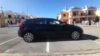 Volvo V40 2015 — foto 3 de 15