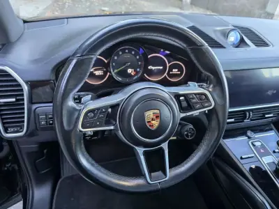 Porsche Cayenne 2018 - 53499 EUR, 142519 km - 142519km - foto 36 de 44