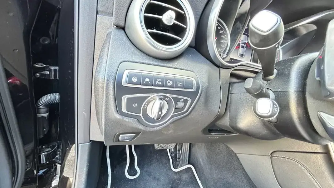 Mercedes-Benz GLC 350 2017 - 34990 EUR, 131175 km - AUTO.MOTO.pt - 131175km - foto 11 de 15