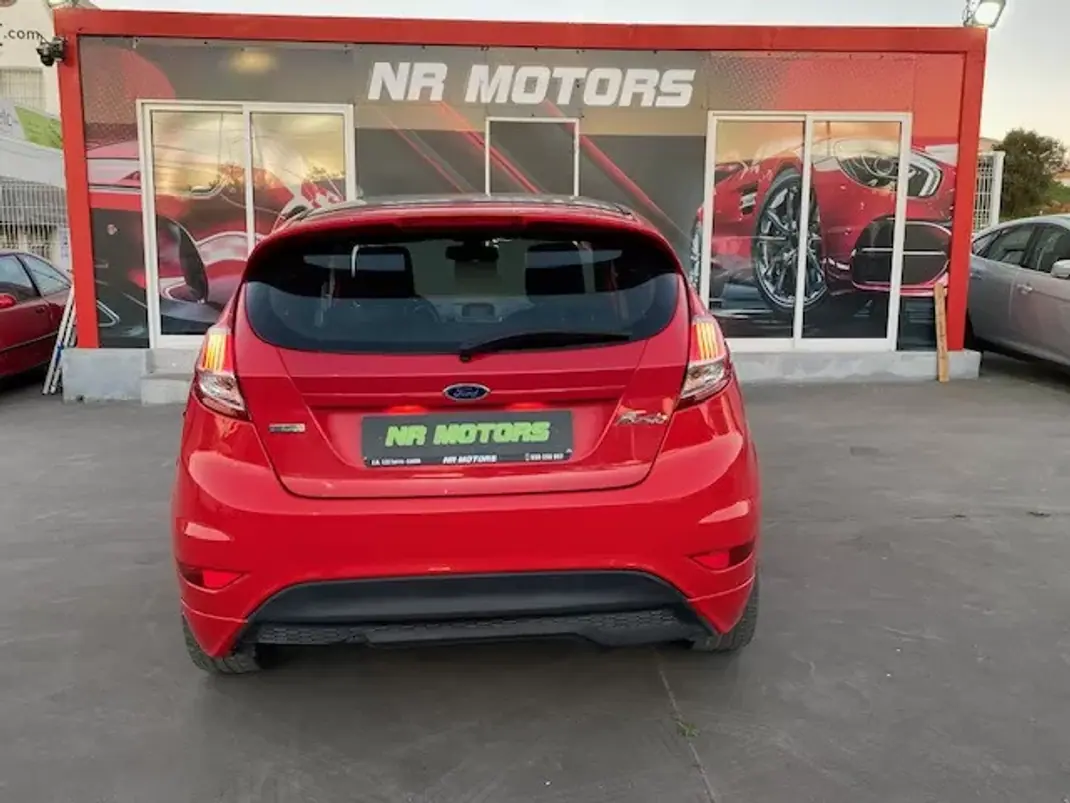 Ford Fiesta 2017 - 9990 EUR, 98500 km - AUTO.MOTO.pt - 98500km - foto 4 de 17