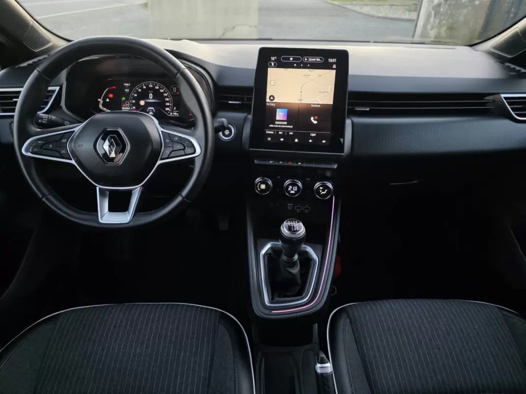 Renault Clio 2022 - 14500 EUR, 104000 km - AUTO.MOTO.pt - 104000km - foto 41 de 43