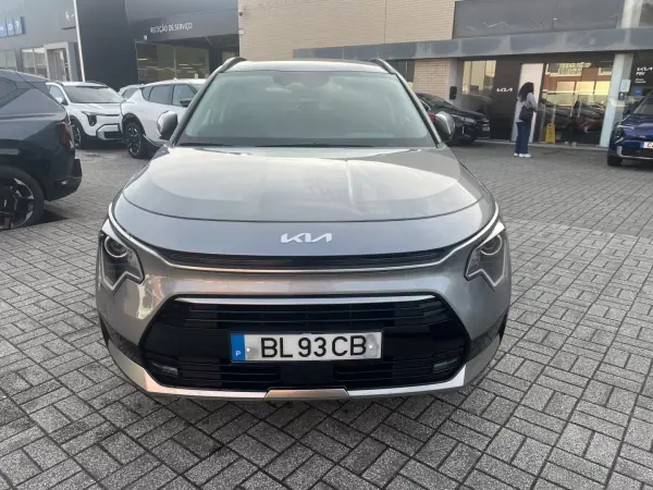 Kia Niro 2024 - 28500 EUR, 25000 km - AUTO.MOTO.pt - 25000km - foto 2 de 20
