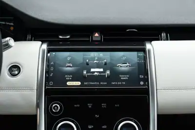 Land Rover Discovery Sport 2021 - 36950 EUR, 63000 km - AUTO.MOTO.pt - 63000km - foto 38 de 59