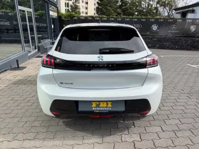 Peugeot e-208 2021 - 16900 EUR, 37800 km - AUTO.MOTO.pt - 37800km - foto 8 de 12