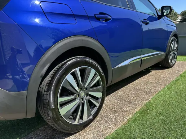 Peugeot 3008 2018 - 14900 EUR, 200000 km - AUTO.MOTO.pt - 200000km - foto 23 de 63