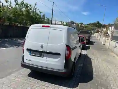 Renault Kangoo 2024 - 16990 EUR, 21000 km - AUTO.MOTO.pt - 21000km - foto 4 de 7