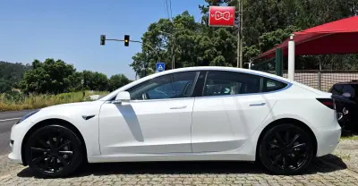 Tesla Model 3 2020 - 25500 EUR, 99000 km - AUTO.MOTO.pt - 99000km - foto 3 de 25