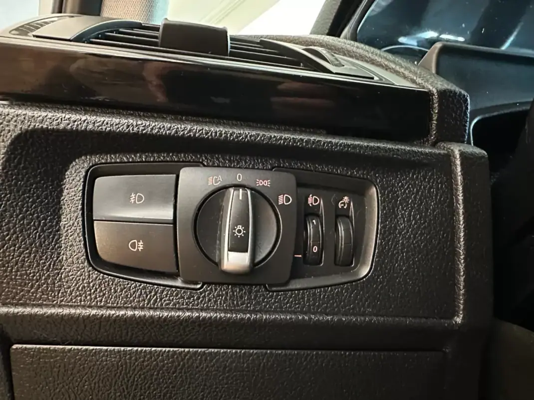 BMW 116 2012 - 13900 EUR, 223396 km - AUTO.MOTO.pt - 223396km - foto 10 de 25