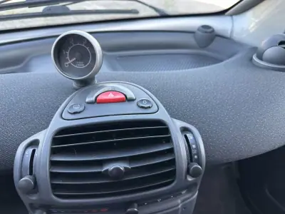Smart ForTwo Coupé 2004 - 3490 EUR, 193000 km - AUTO.MOTO.pt - 193000km - foto 13 de 15