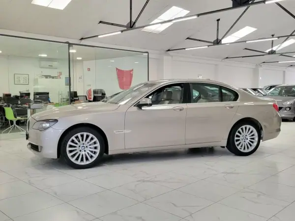 BMW 730 2009 - 23500 EUR, 107760 km - AUTO.MOTO.pt - 107760km - foto 11 de 54
