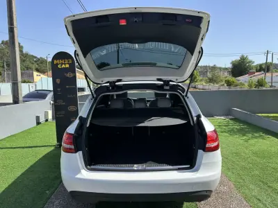 Mercedes-Benz C 180 2015 - 12900 EUR, 280000 km - AUTO.MOTO.pt - 280000km - foto 24 de 69