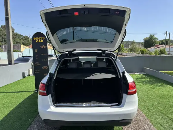 Mercedes-Benz C 180 2015 - 12900 EUR, 280000 km - AUTO.MOTO.pt - 280000km - foto 24 de 69