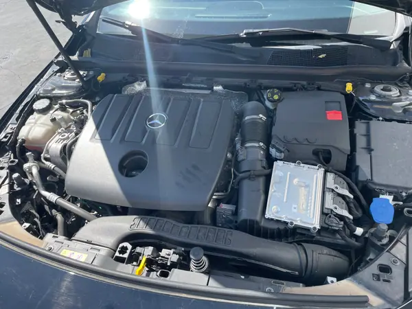 Mercedes-Benz A 180 2019 - 23700 EUR, 76000 km - AUTO.MOTO.pt - 76000km - foto 3 de 7