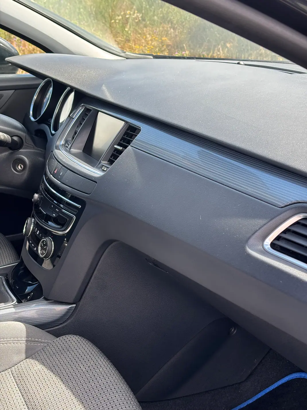 Peugeot 508 SW 2017 - 7500 EUR, 200000 km - AUTO.MOTO.pt - 200000km - foto 14 de 15