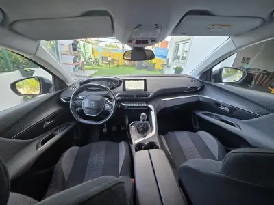 Peugeot 3008 2019 - 13900 EUR, 198000 km - AUTO.MOTO.pt - 198000km - foto 37 de 58
